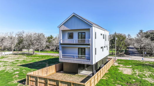 Friendswood 3-story, 3-bed 204 Quaker Drive-idx