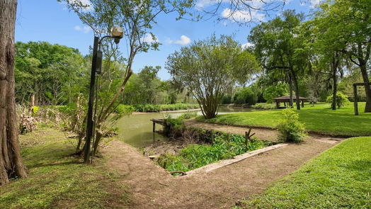 Friendswood 3-story, 4-bed 2207 Pine Drive-idx