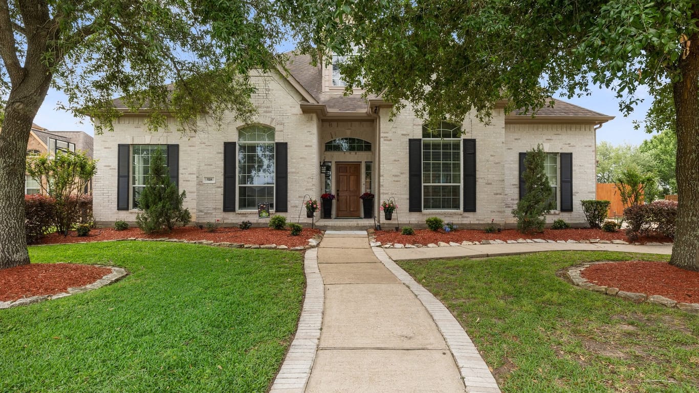 Friendswood 2-story, 5-bed 518 W Lake Drive-idx