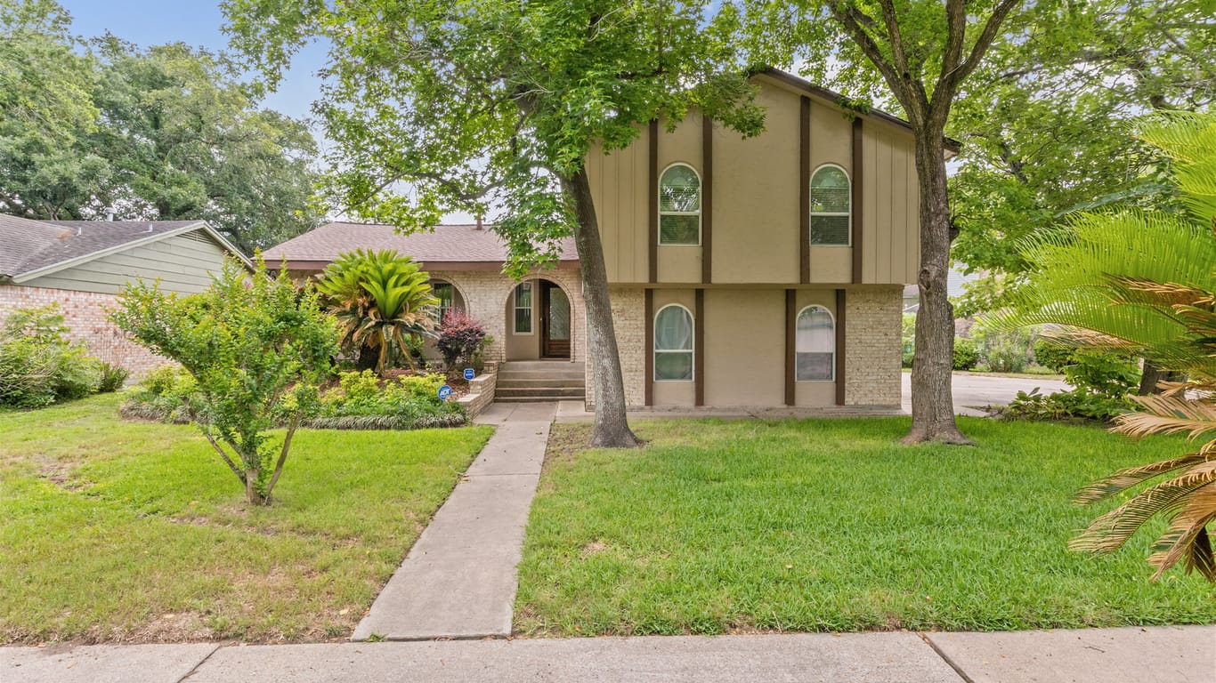 Friendswood 2-story, 3-bed 117 Saint Andrews Drive-idx