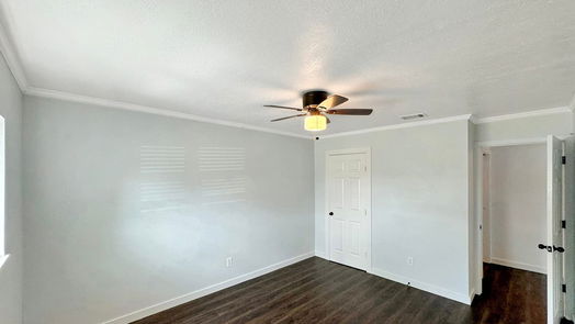 Friendswood 1-story, 3-bed 405 E Castle Harbour Drive-idx