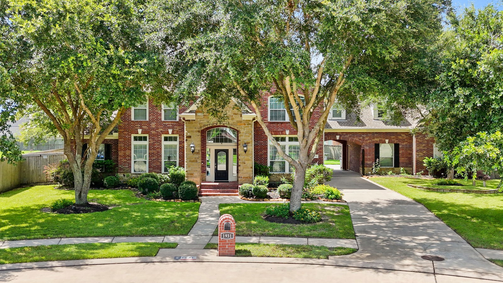 Friendswood 2-story, 5-bed 1931 Skip Rock Street-idx