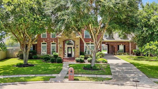 Friendswood 2-story, 5-bed 1931 Skip Rock Street-idx