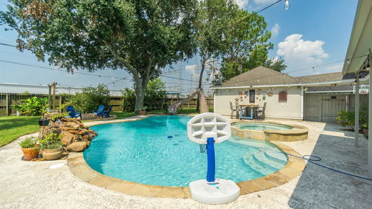 Friendswood 2-story, 5-bed 1604 White Wing Circle-idx