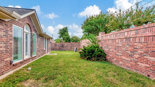 Friendswood 1-story, 3-bed 302 Pine Creek Drive-idx