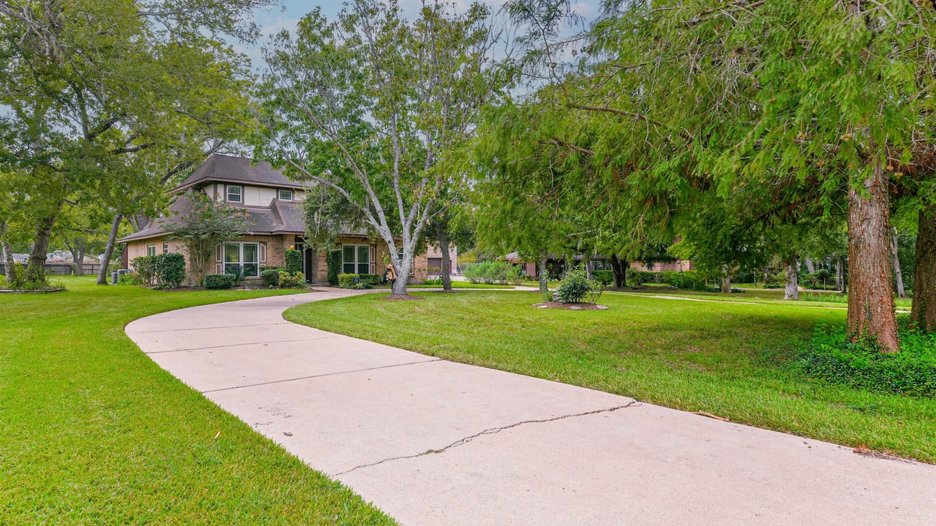 Friendswood 2-story, 4-bed 2106 Pine Drive-idx