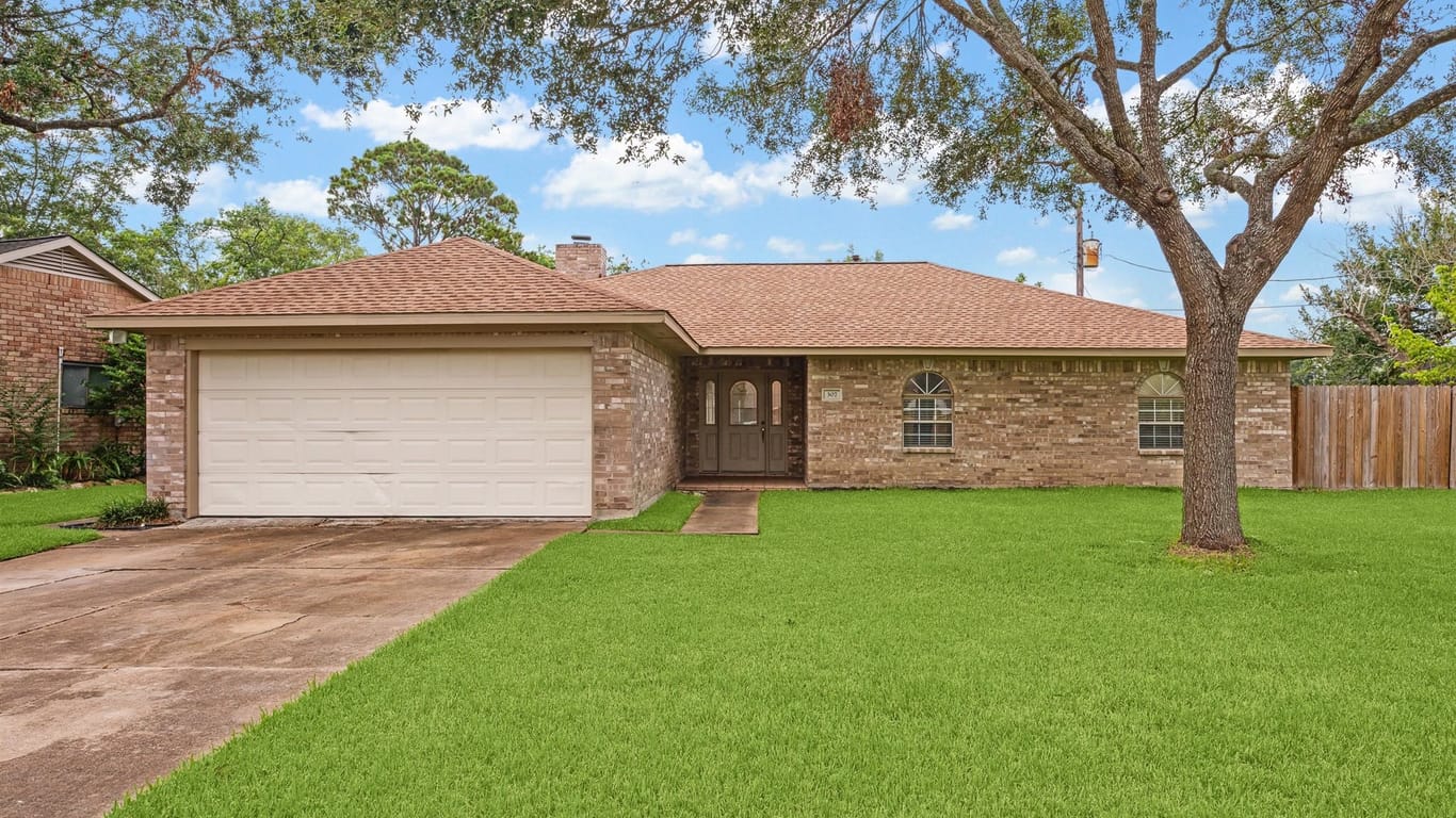 Friendswood 1-story, 3-bed 307 Dover Lane-idx