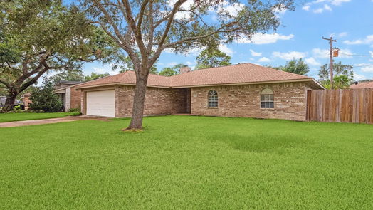 Friendswood 1-story, 3-bed 307 Dover Lane-idx