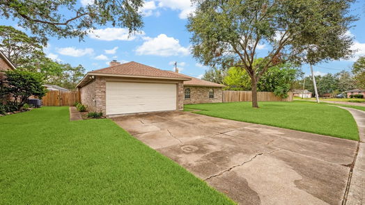 Friendswood 1-story, 3-bed 307 Dover Lane-idx