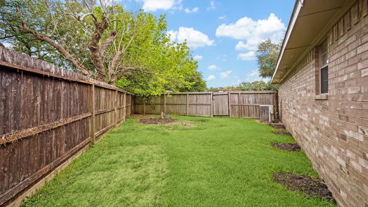 Friendswood 1-story, 3-bed 307 Dover Lane-idx