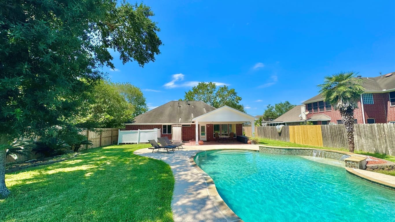 Friendswood 1-story, 3-bed 16035 Cedar Gully Drive-idx