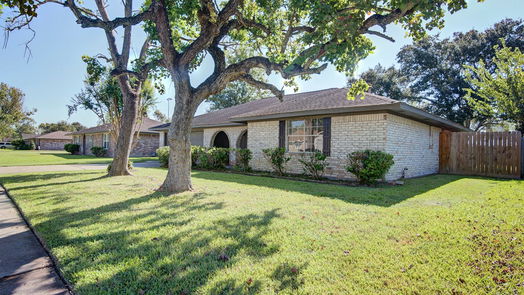 Friendswood 1-story, 3-bed 605 Mary Ann Drive-idx