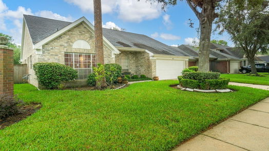 Friendswood 1-story, 4-bed 4603 Five Knolls Drive-idx