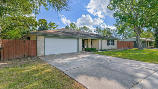 Friendswood null-story, 3-bed 109 E Shadowbend Avenue-idx