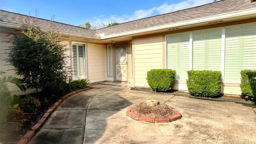 Friendswood null-story, 3-bed 534 W Castle Harbour Drive-idx