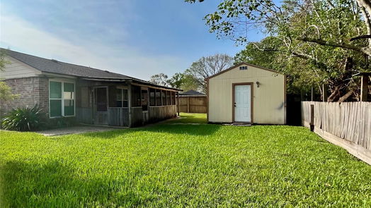 Friendswood null-story, 3-bed 534 W Castle Harbour Drive-idx