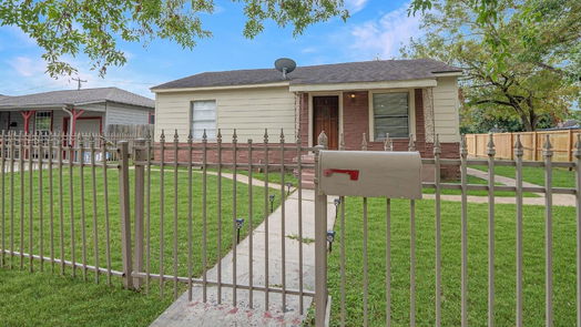 Houston 1-story, 5-bed 2111 3rd Street-idx