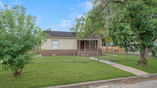 Houston 1-story, 5-bed 2111 3rd Street-idx