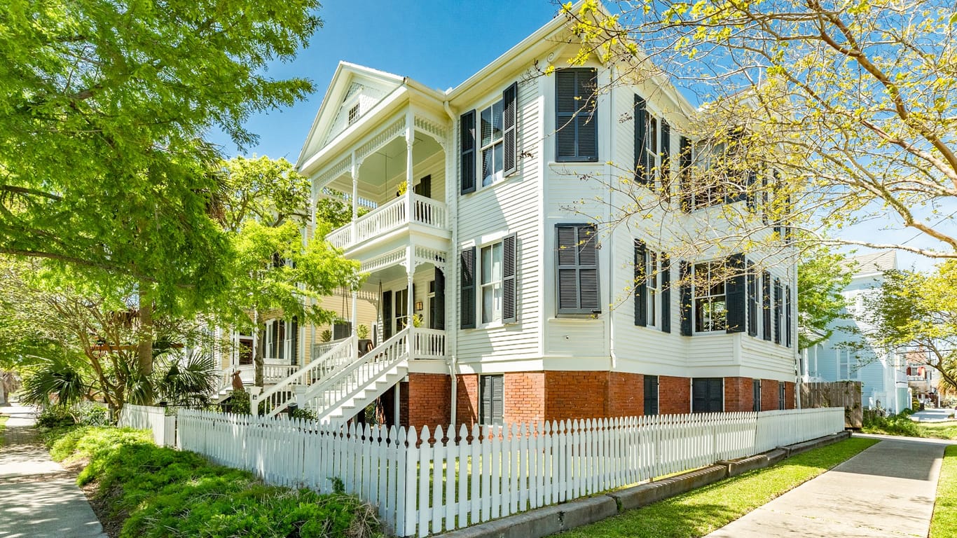 Galveston 2-story, 4-bed 1702 Sealy Street-idx