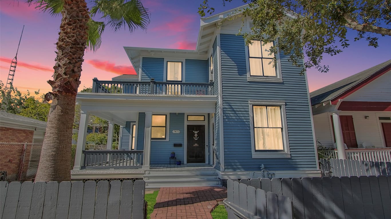 Galveston 2-story, 5-bed 2422 Avenue M-idx