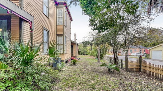 Galveston 2-story, 3-bed 3202 Avenue N 1/2-idx