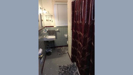 Galveston 1-story, 2-bed 3025 Avenue O 1/2-idx
