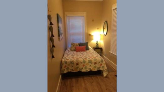 Galveston 1-story, 2-bed 3025 Avenue O 1/2-idx