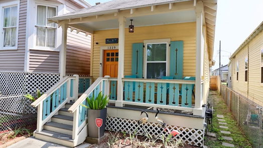 Galveston 1-story, 2-bed 1319 Avenue M 1/2-idx