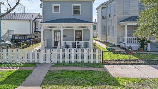 Galveston 2-story, 4-bed 1703 Avenue M 1/2-idx