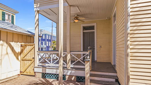 Galveston 2-story, 4-bed 2002 Avenue K-idx