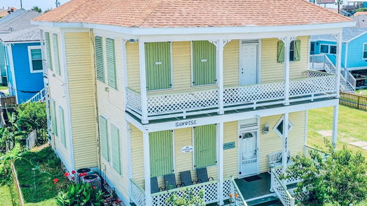 Galveston 2-story, 4-bed 2801 Avenue Q 1/2-idx