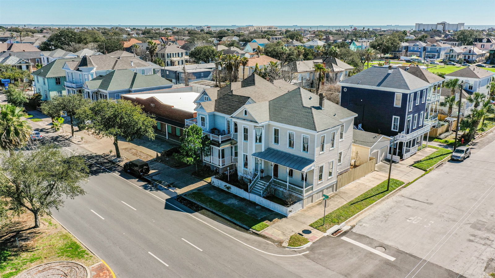 Galveston 3-story, 4-bed 1927 Broadway Street-idx