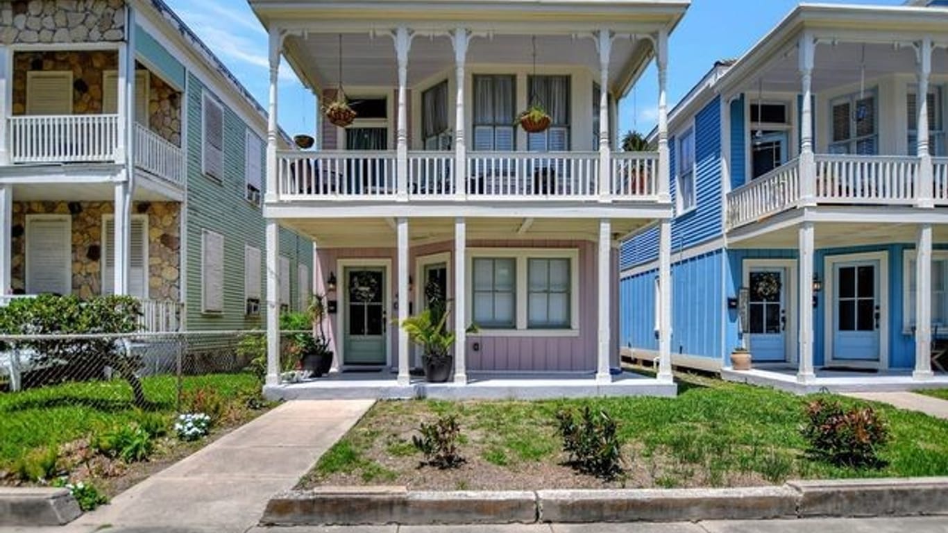 Galveston 2-story, 6-bed 1602-1606 Avenue L-idx