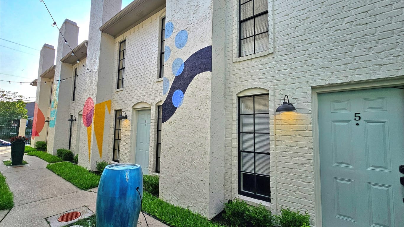 Galveston 2-story, 2-bed 925 Sealy Street-idx
