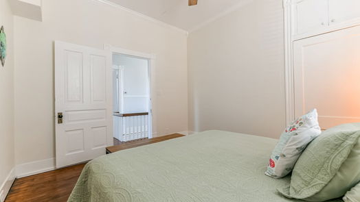 Galveston 2-story, 4-bed 2520 Avenue P 1/2-idx