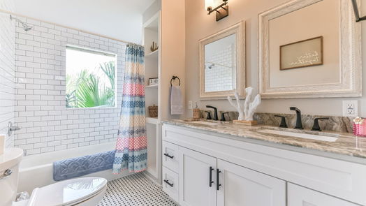 Galveston 2-story, 4-bed 2520 Avenue P 1/2-idx