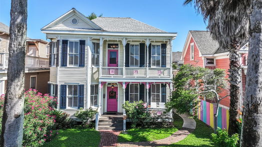Galveston 2-story, 4-bed 2520 Avenue P 1/2-idx