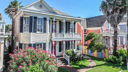Galveston 2-story, 4-bed 2520 Avenue P 1/2-idx