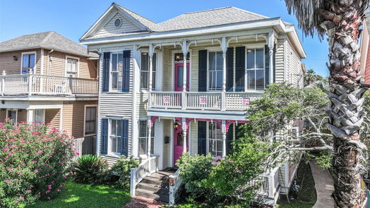 Galveston 2-story, 4-bed 2520 Avenue P 1/2-idx