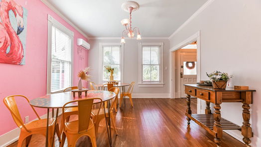 Galveston 2-story, 4-bed 2520 Avenue P 1/2-idx