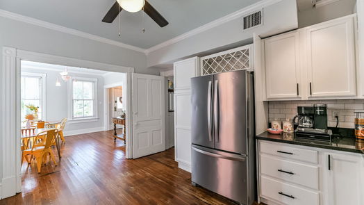 Galveston 2-story, 4-bed 2520 Avenue P 1/2-idx