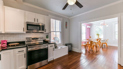 Galveston 2-story, 4-bed 2520 Avenue P 1/2-idx