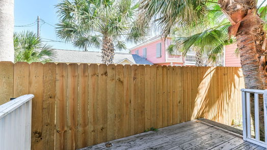Galveston 2-story, 4-bed 2520 Avenue P 1/2-idx