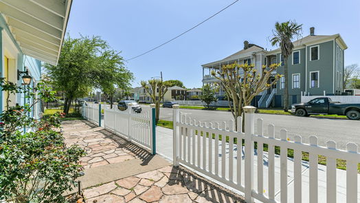 Galveston 2-story, 3-bed 816 11th Street-idx