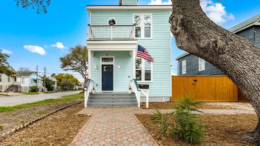 Galveston 2-story, 2-bed 1228 Avenue L-idx