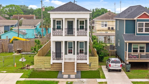 Galveston 2-story, 3-bed 4021 Avenue N 1/2-idx