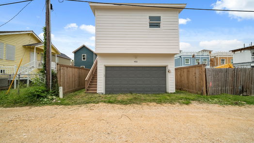 Galveston 2-story, 3-bed 4021 Avenue N 1/2-idx