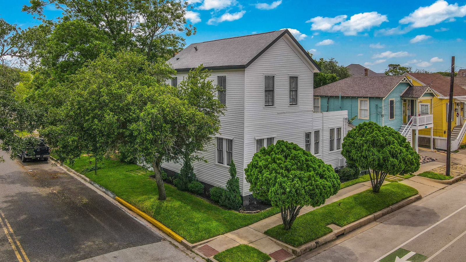 Galveston 2-story, 4-bed 1827 Avenue M-idx