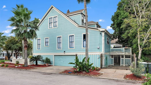 Galveston 2-story, 3-bed 3202 Avenue P 1/2-idx