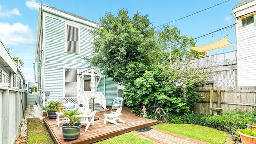 Galveston 2-story, 3-bed 1624 Avenue N 1/2-idx